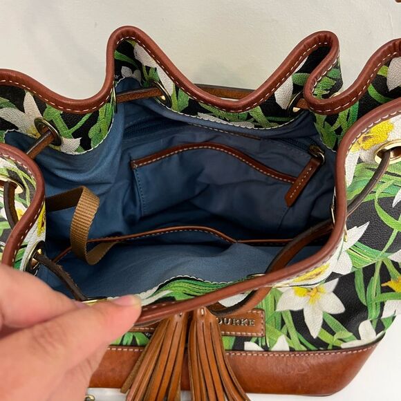 DOONEY and BOURKE Daffodil Drawstring Flower Tassel Bag with Wallet - Picture 6 of 16